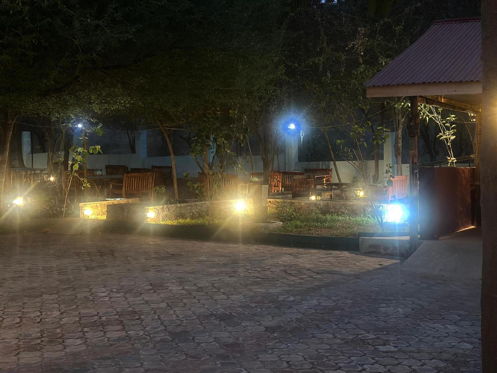 Mkomazi Hotels&Camps Hegoma Esterno foto